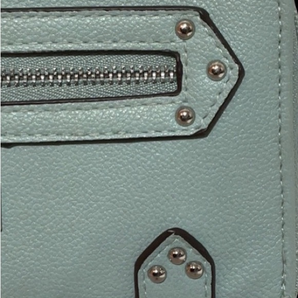 NWOT JESSICA SIMPSON Double Zip Around Mint Green Long Wallet - Picture 9 of 10